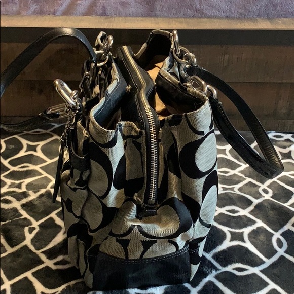 Coach purse - Picture 2 of 6